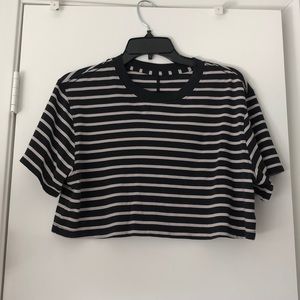 LULULEMON flowy crop t black and white striped